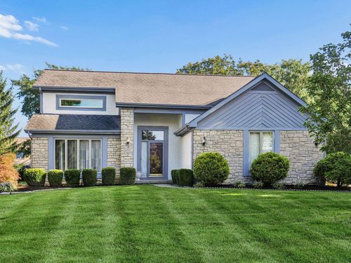 3015 Shoreline Dr, Lewis Center, OH, 43035-9230 | Card Image