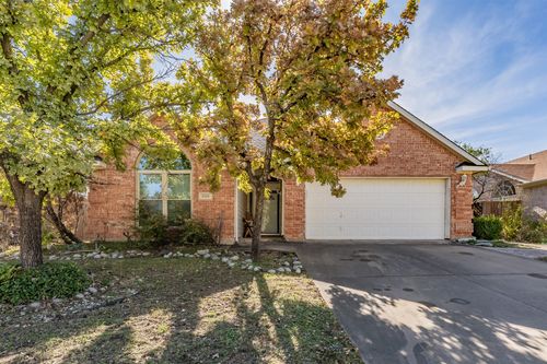 8808 Creede Trl, Fort Worth, TX, 76118-7816 | Card Image