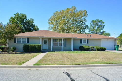 933 N Main Street, Muenster, TX, 76252 | Card Image