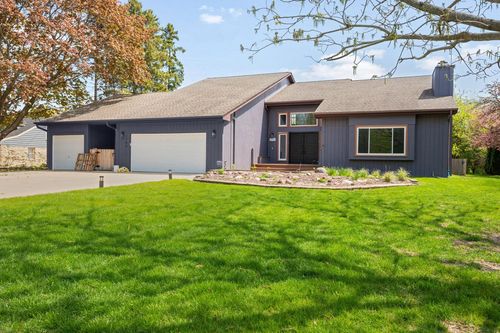 2790 S 152nd Street, New Berlin, WI, 53151 | Card Image