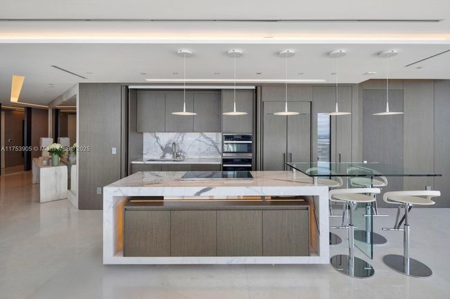 APT-606 - 100 S Pointe Dr, Condo with 3 bedrooms, 5 bathrooms and null parking in Miami Beach FL | Image 6