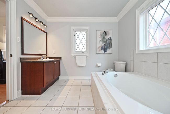 9 Deerhorn Cres, House other with 4 bedrooms, 3 bathrooms and 6 parking in Aurora ON | Image 32