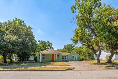 102 San Saba Ave, Benbrook, TX, 76126-2531 | Card Image