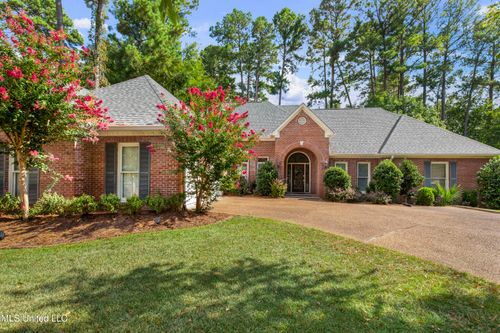 405 Berkshire Dr, Ridgeland, MS, 39157-3613 | Card Image