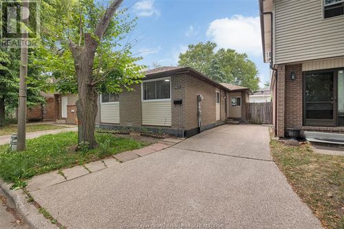 8671 Darlington Cres, Windsor, ON, N8S4M5 | Card Image