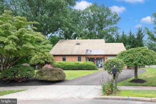 225 Pueblo Rd, New Britain, PA, 18901-5057 | Card Image