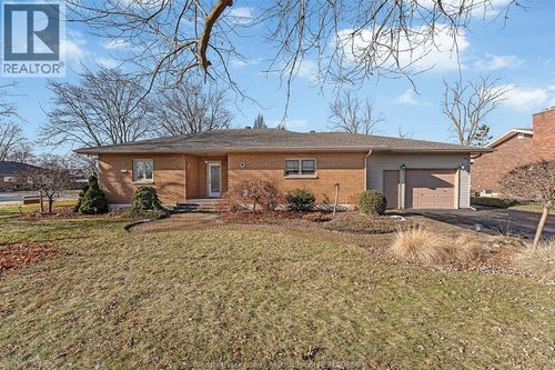 4 Elmwood St, Tilbury, ON, N0P2L0 | Card Image