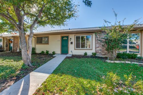 13784 Brookgreen Cir, Dallas, TX, 75240-5813 | Card Image