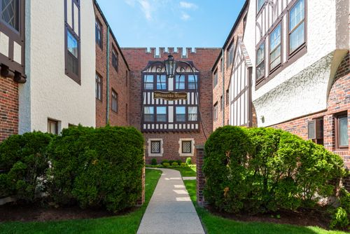m1-1101 Merrill St, Winnetka, IL, 60093-1739 | Card Image