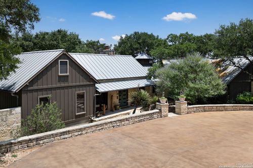 27170 Toutant Beauregard Rd, Boerne, TX, 78006-8440 | Card Image