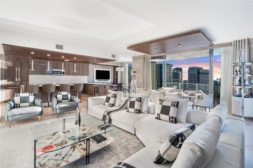 apt-3801-88 Sw 7th St, MIAMI, FL, 33130-3775 | Card Image