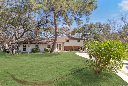 301 Sagecrest Dr, Hollywood Park, TX, 78232-1225 | Card Image