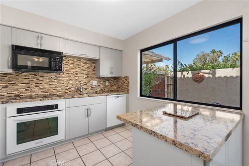 2010 Lawrence Crossley Rd, Palm Springs, CA, 92264-6220 | Card Image