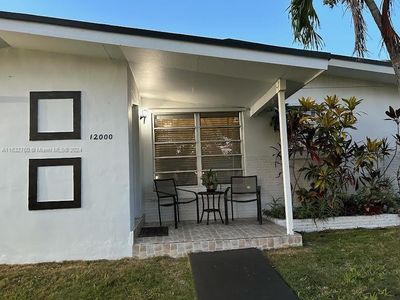 12000 Sw 174th St, House other with 2 bedrooms, 1 bathrooms and null parking in Miami FL | Image 3