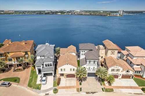 2466 Beacon Cir, League City, TX, 77573-7169 | Card Image