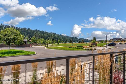 2426 N Atlas Rd, Coeur D Alene, ID, 83814-6061 | Card Image
