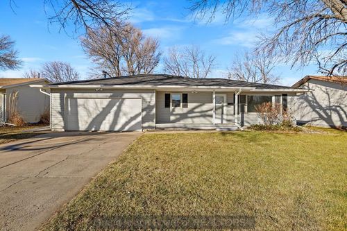 828 E Oklahoma Ave, Grand Island, NE, 68801-8144 | Card Image