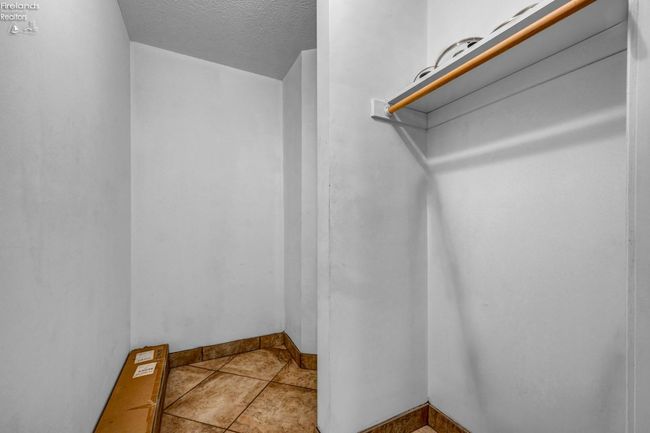 7 - 1230 Tri Motor Dr, Condo with 2 bedrooms, 2 bathrooms and null parking in Put-In-Bay OH | Image 20