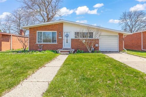 8138 Hillcrest Blvd, Westland, MI, 48185-4520 | Card Image