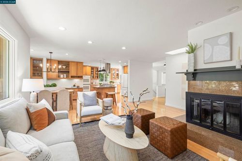 2050 Blackwood Dr, Walnut Creek, CA, 94596-5709 | Card Image