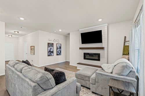 752 Amelia Ct, Pilot Point, TX, 76258-2089 | Card Image