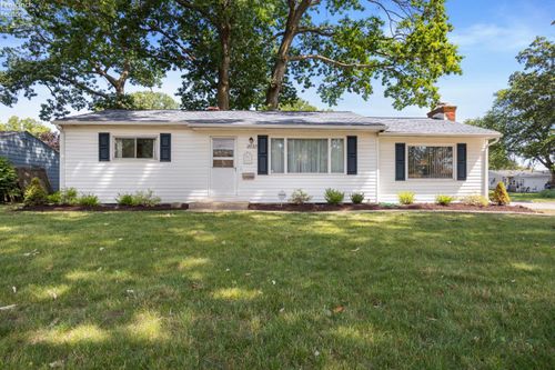 2637 Jackson St, Lorain, OH, 44052-3155 | Card Image