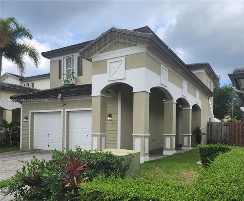 229 Ne 36th Ter, Homestead, FL, 33033-7104 | Card Image