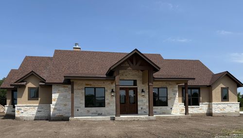 811 Horseshoe Fls, Bandera, TX, 78003 | Card Image