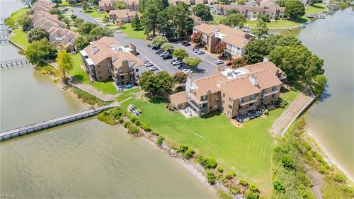 35-4239 Hatton Point Ln, Portsmouth, VA, 23703-4041 | Card Image