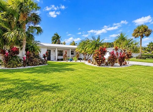 3928 E Eden Roc Cir, TAMPA, FL, 33634-7418 | Card Image