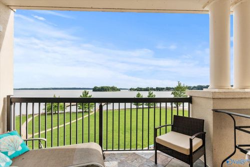 4-12100 Two Rivers Dr, Athens, AL, 35611-8655 | Card Image