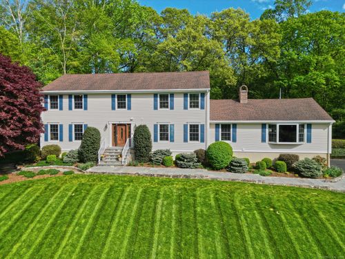 684 Aspen Ln, Orange, CT, 06477-2105 | Card Image