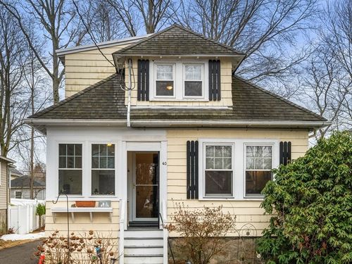 40 Newfield St, Boston, MA, 02132-2427 | Card Image
