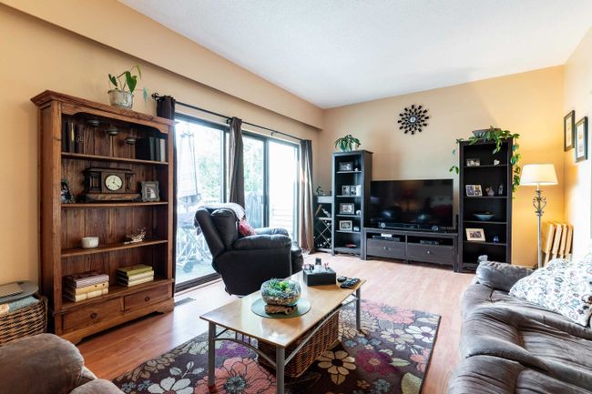 6736 Kneale Place, Townhouse with 3 bedrooms, 1 bathrooms and 1 parking in Burnaby BC | Image 5