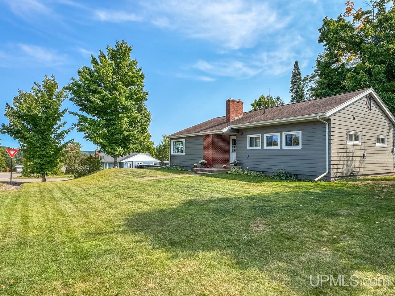 Seilo Ave, Ishpeming, MI 49849