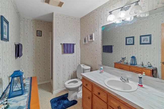 600 Sam Houston Loop, House other with 3 bedrooms, 2 bathrooms and null parking in Pointblank TX | Image 12