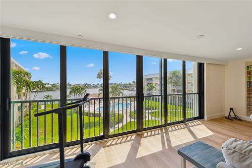 307-3000 Gulf Shore Blvd N, NAPLES, FL, 34103-3916 | Card Image