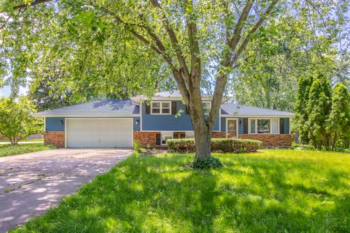 28W521 Donald Ave, West Chicago, IL, 60185-3035 | Card Image