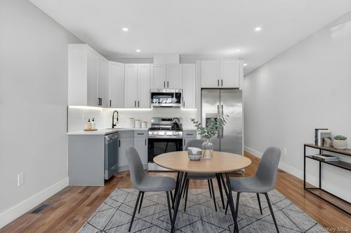 101-16 95th St, Ozone Park, NY, 11416-2505 | Card Image