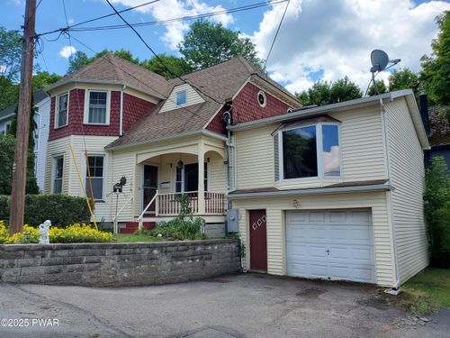 106 Young St, Honesdale, PA, 18431-1114 | Card Image