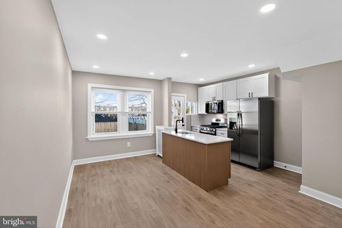 6514 Elmwood Ave, PHILADELPHIA, PA, 19142-2817 | Card Image