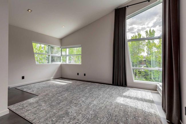 25 Posthill Drive Sw, House other with 4 bedrooms, 4 bathrooms and 8 parking in Calgary AB | Image 32