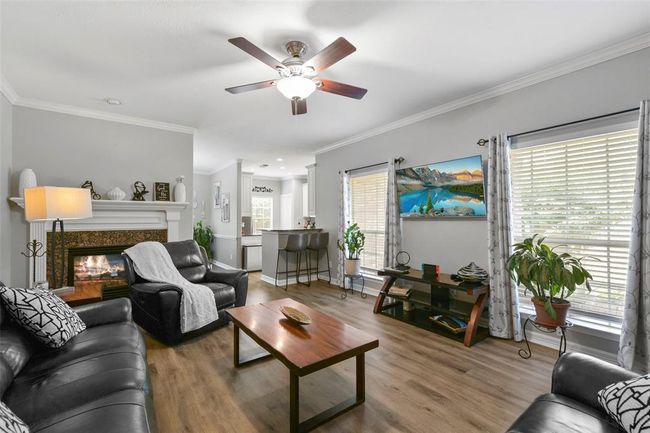 1110 Enclave Sq W, Townhouse with 3 bedrooms, 3 bathrooms and 2 parking in Houston TX | Image 12