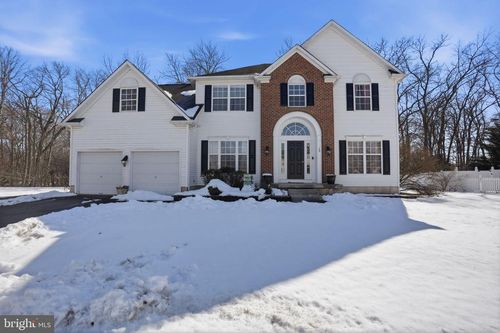 19 Sunflower Cir, Burlington, NJ, 08016-2381 | Card Image