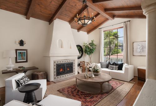 905 Laguna St, SANTA BARBARA, CA, 93101-1404 | Card Image