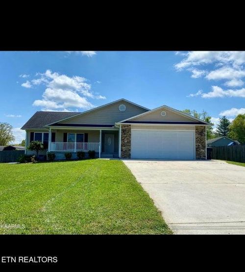 36 Hunter Dr, Crossville, TN, 38555-2755 | Card Image