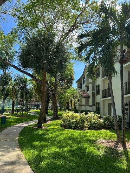 8-550 S Park Rd, Hollywood, FL, 33021-8598 | Card Image