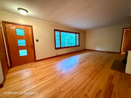 2221 Pinehurst Ct, Midland, MI, 48640-4190 | Card Image