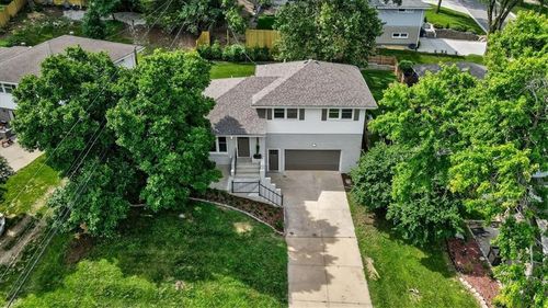 5657 W 50th St, Roeland Park, KS, 66202-1809 | Card Image
