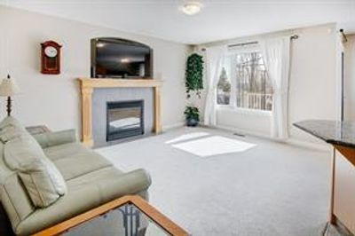 43 Evansmeade Cres Nw, House detached with 4 bedrooms, 3 bathrooms and 4 parking in Calgary AB | Image 3